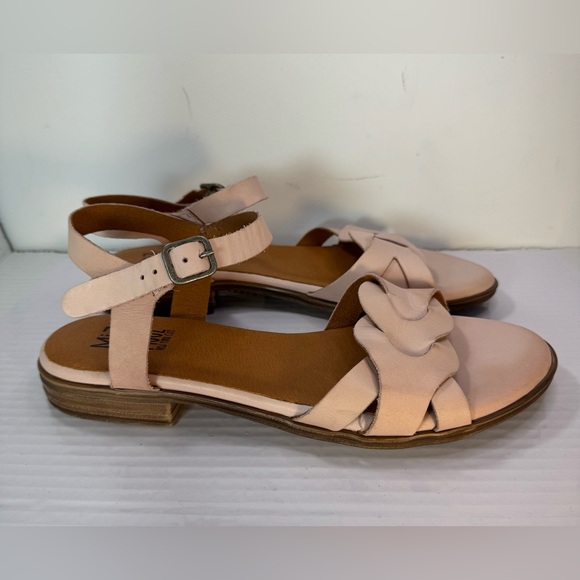 Miz Mooz Lakelyn Pink Sandals - Picture 4 of 8